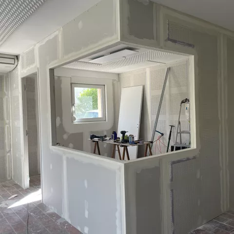 jc-peinture - pose de plaques de plâtres, rénovation bureaux entreprise Rétro+